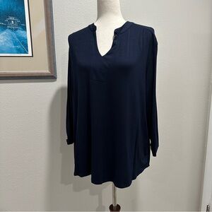 Nouvida navy blue three-quarter sleeve rayon top size one X new with tags